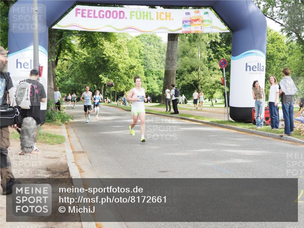 29.06.2025 - hella hamburg halbmarathon MichiJ http://msf.ph/oto/8172661 29.06.2025 10:15:27 Zwischen KM18-KM19 10867, 12067 meine-sportfotos.de