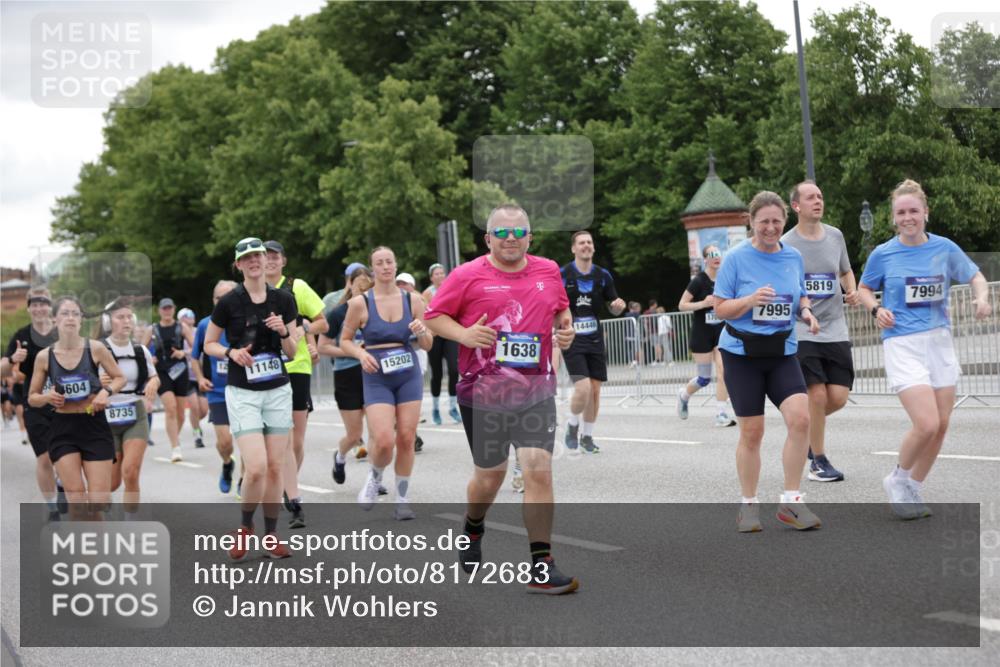 29.06.2025 - hella hamburg halbmarathon Jannik Wohlers http://msf.ph/oto/8172683 29.06.2025 11:07:03 Lombardsbrücke 1638, 3032, 3078, 3669, 4899, 4988, 5270, 5448, 5541, 5725, 5726, 5819, 6728, 7194, 7560, 7994, 7995, 8109, 8246, 8339, 8384, 8420, 8604, 8640, 8735, 9541, 9589, 9646, 9732, 10289, 10475, 10517, 10537, 10716, 10743, 10983, 11148, 11504, 11724, 12034, 12036, 12052, 13745, 13946, 14446, 14941, 15202, 15207, 15716, 16277, 16278, 16994, 17094, 17677, 18284, 18462, 18703 meine-sportfotos.de