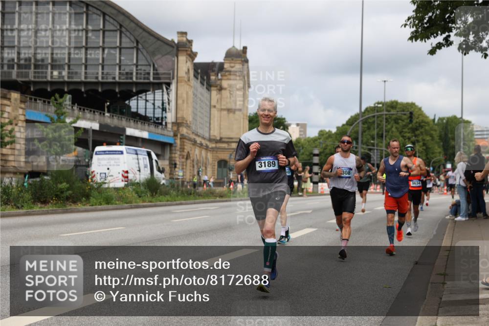 29.06.2025 - hella hamburg halbmarathon Yannick Fuchs http://msf.ph/oto/8172688 29.06.2025 10:25:10 20KM 2689, 3189, 5308, 8190, 8323, 9634, 10173, 10270, 15507, 16713, 17768, 18422 meine-sportfotos.de