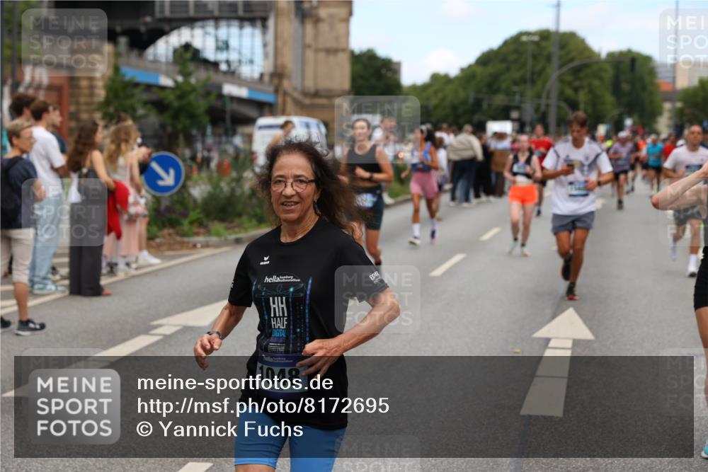 29.06.2025 - hella hamburg halbmarathon Yannick Fuchs http://msf.ph/oto/8172695 29.06.2025 11:19:26 20KM 1011, 1048, 1458, 1773, 2925, 3678, 3817, 4829, 5759, 5929, 5930, 6249, 6556, 6736, 8144, 9152, 9576, 10687, 10989, 11376, 11634, 11999, 12041, 12278, 12384, 12442, 12470, 12592, 14143, 15086, 15104, 15608, 15757, 15948, 16038, 17299, 17416, 18278, 18439, 18818, 18851, 18949, 18976 meine-sportfotos.de