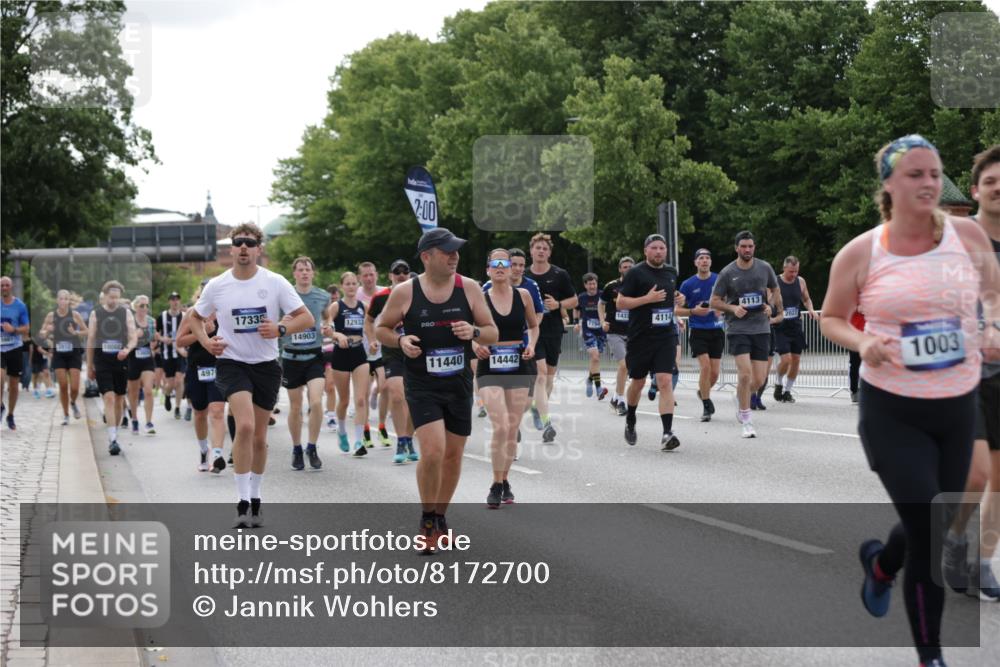 29.06.2025 - hella hamburg halbmarathon Jannik Wohlers http://msf.ph/oto/8172700 29.06.2025 10:21:52 Lombardsbrücke 1003, 1187, 1419, 1598, 2009, 2022, 2063, 2351, 2514, 3050, 3108, 3172, 3458, 3910, 3946, 4113, 4114, 4131, 4366, 4556, 4559, 4829, 4970, 5079, 5838, 6030, 6048, 6049, 6303, 6307, 6347, 6820, 6977, 7794, 8431, 8855, 8884, 8954, 9204, 9516, 9788, 10088, 10241, 10917, 11046, 11440, 12933, 13255, 13820, 14053, 14079, 14314, 14333, 14442, 14901, 14903, 14980, 15114, 15129, 15660, 16154, 16920, 17416, 17556, 17696, 18172, 18661, 19154 meine-sportfotos.de