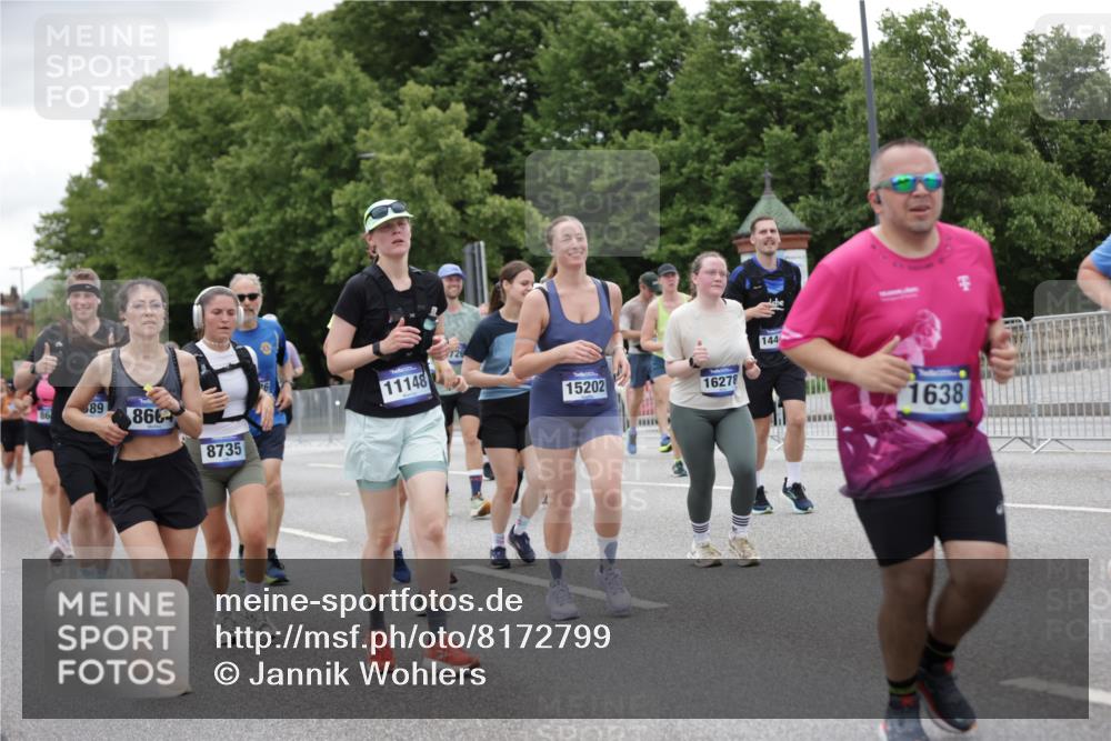 29.06.2025 - hella hamburg halbmarathon Jannik Wohlers http://msf.ph/oto/8172799 29.06.2025 11:07:04 Lombardsbrücke 1638, 3032, 3669, 4250, 4899, 4988, 5270, 5541, 5725, 5726, 5819, 6728, 7194, 7560, 7994, 7995, 8109, 8246, 8339, 8384, 8420, 8604, 8640, 8735, 9541, 9589, 9646, 9732, 10289, 10475, 10517, 10537, 10743, 10983, 11148, 11504, 11724, 12034, 12036, 12052, 13745, 13946, 14446, 14941, 15202, 15207, 15716, 16277, 16278, 16994, 17094, 17677, 18284, 18462, 18703 meine-sportfotos.de