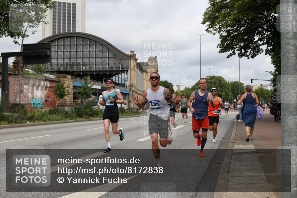 29.06.2025 - hella hamburg halbmarathon Yannick Fuchs http://msf.ph/oto/8172838 29.06.2025 10:25:12 20KM 2689, 3189, 5308, 8190, 8323, 9634, 10173, 10270, 12049, 12691, 15253, 15507, 16713, 17768 meine-sportfotos.de