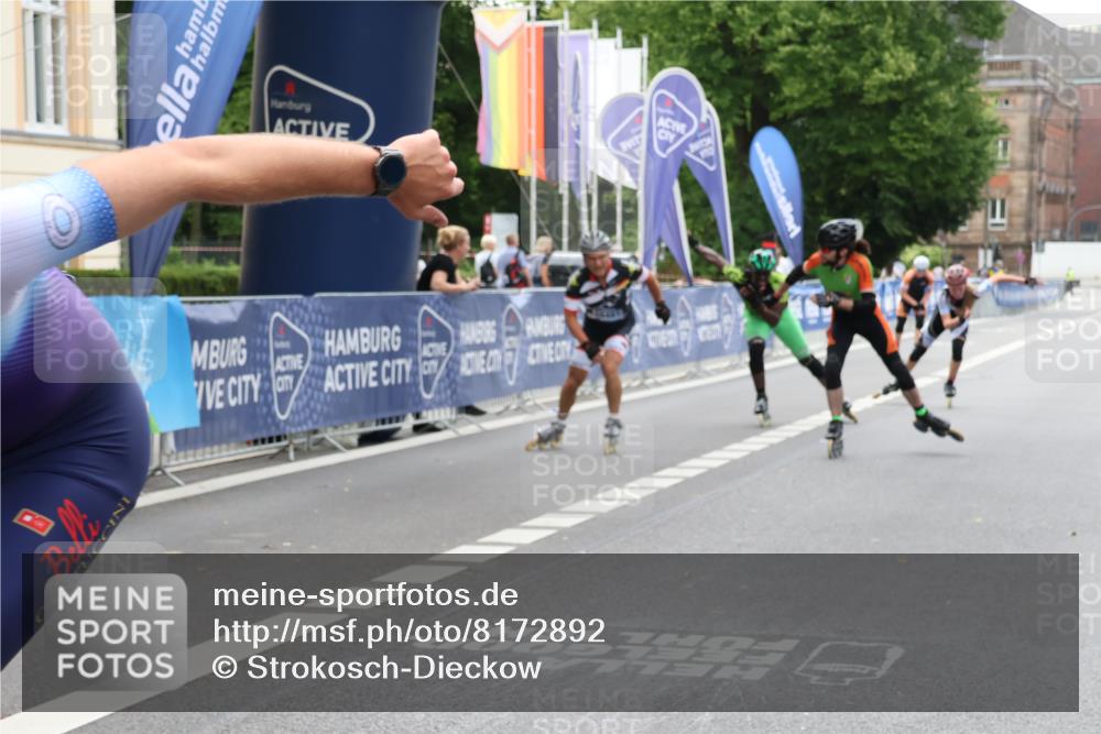 29.06.2025 - hella hamburg halbmarathon Strokosch-Dieckow http://msf.ph/oto/8172892 29.06.2025 09:13:53 Ziel 20173, 20402, 20466, 20481, 20483 meine-sportfotos.de