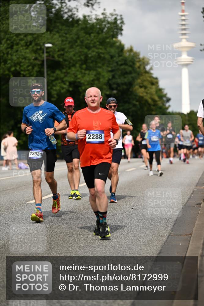 29.06.2025 - hella hamburg halbmarathon Dr. Thomas Lammeyer http://msf.ph/oto/8172999 29.06.2025 10:09:54 Kennedybrücke 1229, 1842, 2288, 3461, 4014, 4782, 4868, 5073, 5762, 7138, 7302, 8049, 8727, 8894, 9339, 9361, 9477, 9736, 9737, 9738, 9917, 10343, 10791, 10998 meine-sportfotos.de