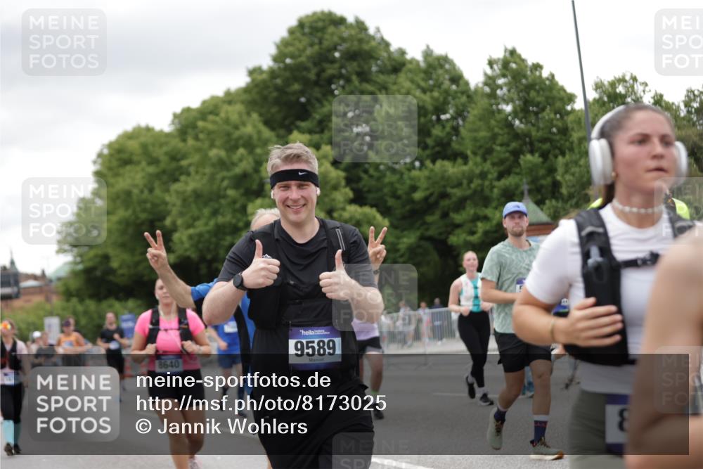 29.06.2025 - hella hamburg halbmarathon Jannik Wohlers http://msf.ph/oto/8173025 29.06.2025 11:07:06 Lombardsbrücke 1638, 3032, 4250, 4899, 4988, 5270, 5541, 5725, 5726, 5819, 6728, 7194, 7441, 7560, 7994, 7995, 8384, 8420, 8446, 8604, 8640, 8735, 9541, 9589, 9646, 9732, 10517, 10537, 10743, 10983, 11148, 11504, 11724, 12034, 12036, 12052, 12964, 14446, 15202, 15598, 15716, 16277, 16278, 16994, 17094, 18284, 18462, 18703 meine-sportfotos.de