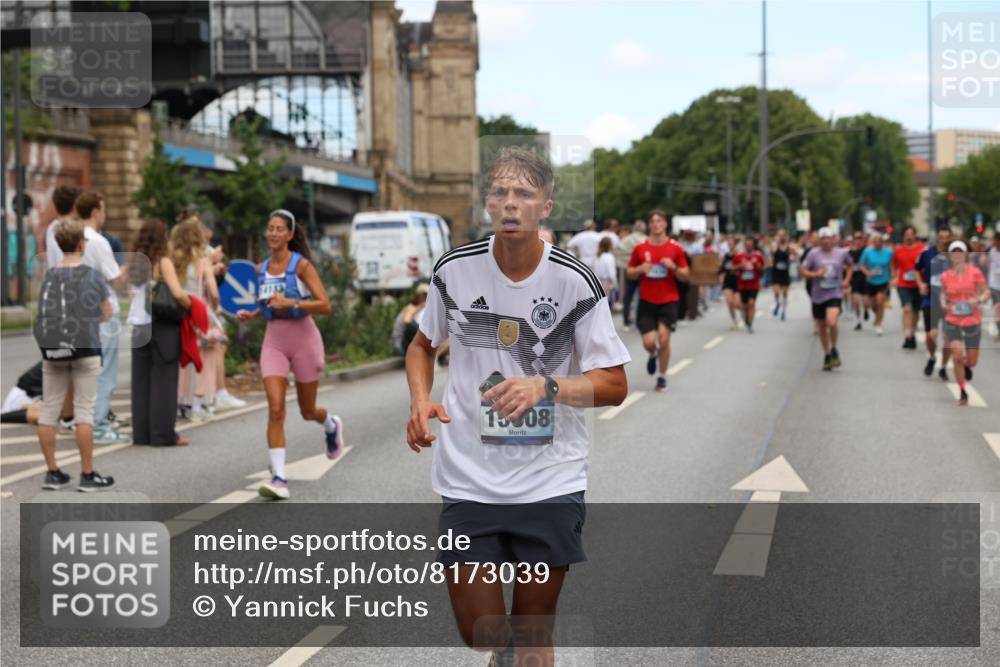 29.06.2025 - hella hamburg halbmarathon Yannick Fuchs http://msf.ph/oto/8173039 29.06.2025 11:19:28 20KM 1011, 1048, 1458, 2925, 3678, 3817, 4829, 5759, 5929, 5930, 6249, 6556, 8144, 9152, 10687, 10989, 11634, 11999, 12041, 12278, 12384, 12442, 12470, 12592, 14143, 15086, 15104, 15608, 15948, 16038, 17238, 17299, 17416, 18278, 18439, 18818, 18851, 18949, 18976 meine-sportfotos.de