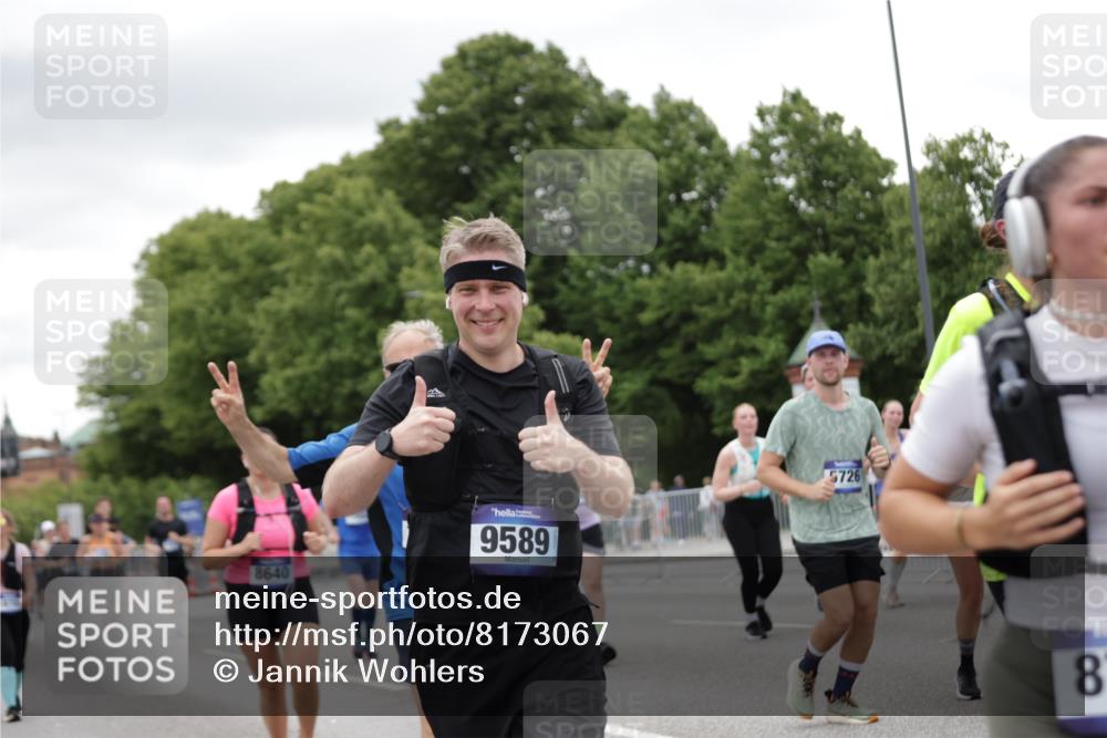29.06.2025 - hella hamburg halbmarathon Jannik Wohlers http://msf.ph/oto/8173067 29.06.2025 11:07:07 Lombardsbrücke 1638, 2764, 3032, 4250, 4899, 4988, 5270, 5541, 5725, 5726, 5819, 6728, 7194, 7441, 7560, 7994, 7995, 8384, 8420, 8446, 8604, 8640, 8735, 9541, 9589, 9646, 9732, 10379, 10517, 10537, 10743, 10983, 11148, 11504, 11724, 12034, 12036, 12052, 12964, 14446, 15202, 15598, 15716, 16277, 16278, 16822, 16994, 17094, 18284, 18462, 18703 meine-sportfotos.de