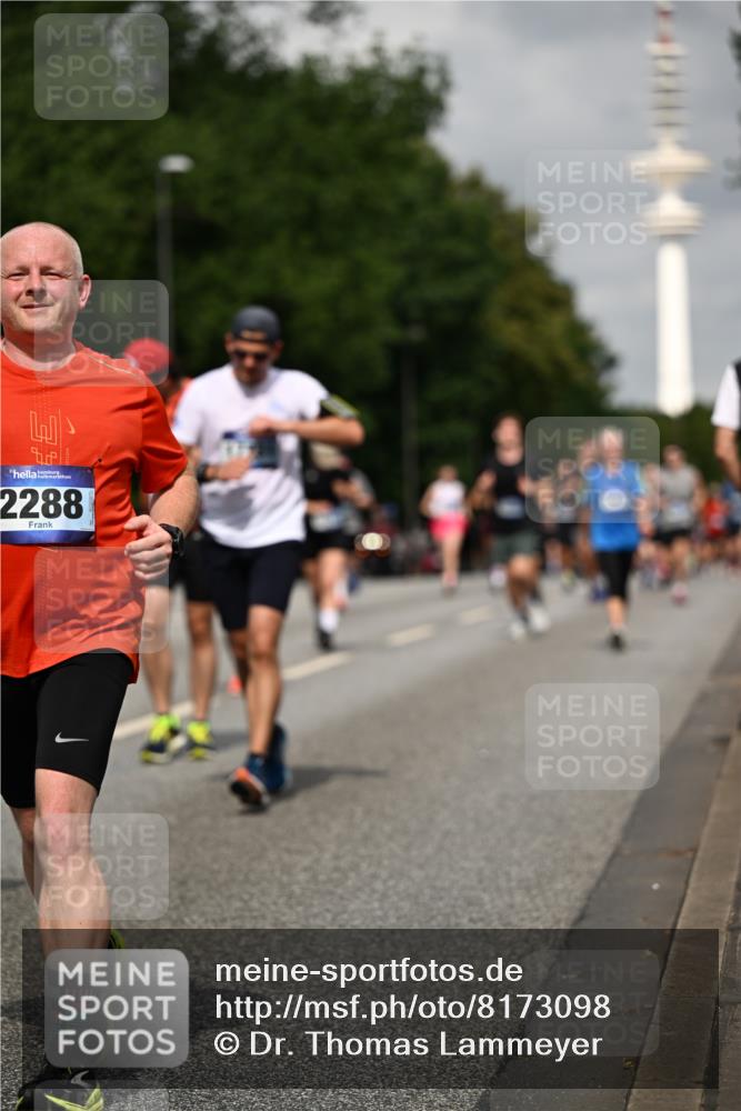 29.06.2025 - hella hamburg halbmarathon Dr. Thomas Lammeyer http://msf.ph/oto/8173098 29.06.2025 10:09:55 Kennedybrücke 1229, 1842, 2288, 3461, 4782, 4868, 5073, 5762, 7138, 7302, 8049, 8727, 8894, 8909, 9339, 9361, 9477, 9736, 9737, 9738, 9917, 10343, 10791, 10998 meine-sportfotos.de