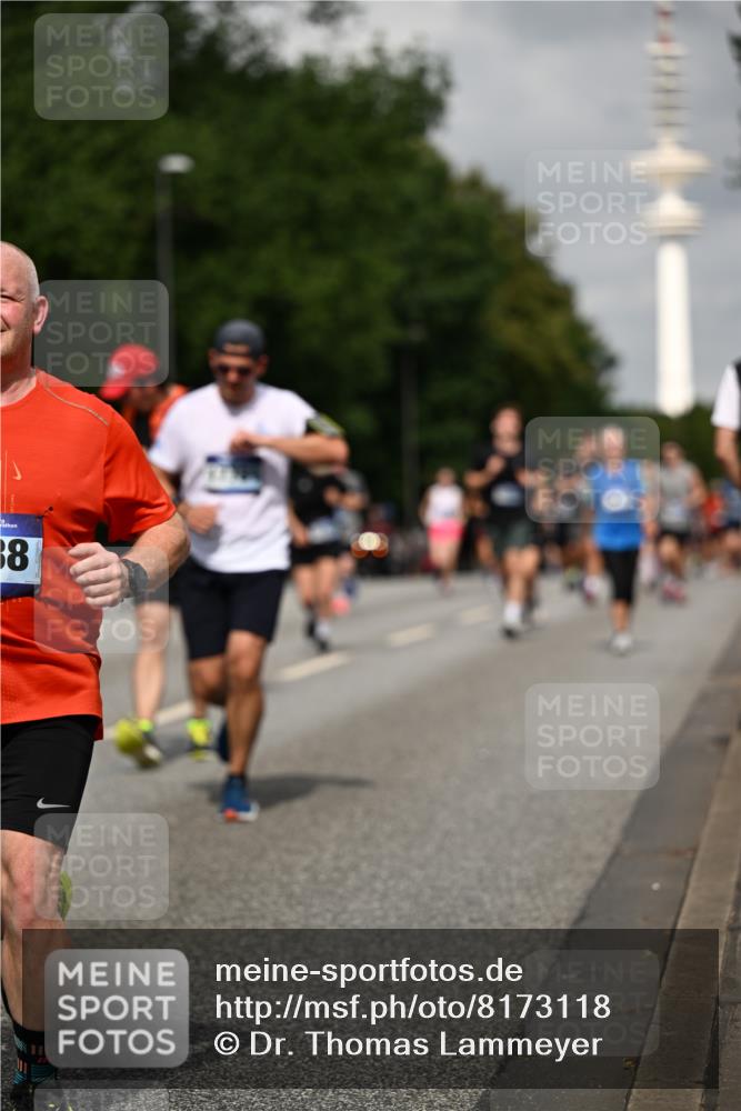 29.06.2025 - hella hamburg halbmarathon Dr. Thomas Lammeyer http://msf.ph/oto/8173118 29.06.2025 10:09:55 Kennedybrücke 1229, 1842, 2288, 3461, 4782, 4868, 5073, 5762, 7138, 7302, 8049, 8727, 8894, 8909, 9339, 9361, 9477, 9736, 9737, 9738, 9917, 10343, 10791, 10998 meine-sportfotos.de