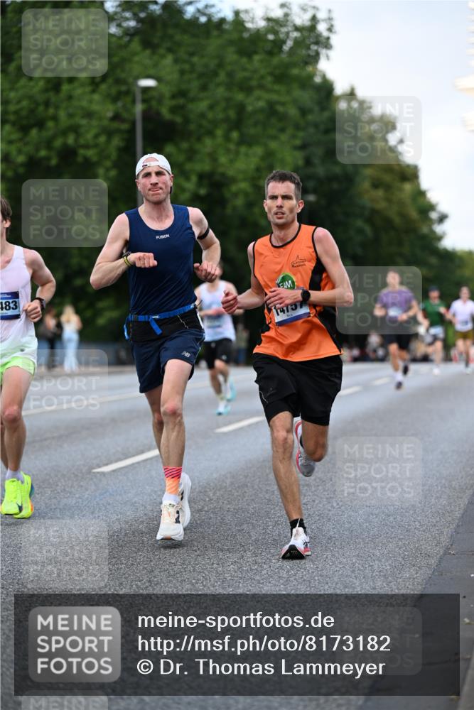 29.06.2025 - hella hamburg halbmarathon Dr. Thomas Lammeyer http://msf.ph/oto/8173182 29.06.2025 09:46:26 Kennedybrücke 1271, 6090, 7380, 9097, 9565, 9767, 10867 meine-sportfotos.de