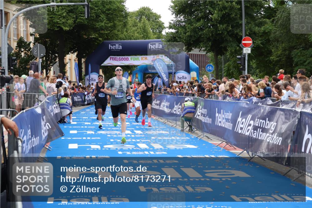 29.06.2025 - hella hamburg halbmarathon Zöllner http://msf.ph/oto/8173271 29.06.2025 10:36:57 Ziel 3959, 5307, 7310, 11620, 13141, 14691, 15939, 18384 meine-sportfotos.de