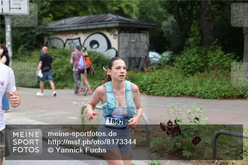 29.06.2025 - hella hamburg halbmarathon Yannick Fuchs http://msf.ph/oto/8173344 29.06.2025 11:19:32 20KM 1011, 1048, 1294, 1747, 1853, 2925, 3591, 3592, 3678, 3817, 4198, 4829, 5759, 5929, 5930, 6249, 7446, 7447, 8127, 8144, 10687, 10989, 11117, 11634, 11999, 12041, 12210, 12278, 12384, 12442, 12470, 12592, 14143, 15086, 15104, 15608, 15948, 16838, 17238, 17299, 17416, 18278, 18439, 18818, 18851, 18949, 18976 meine-sportfotos.de