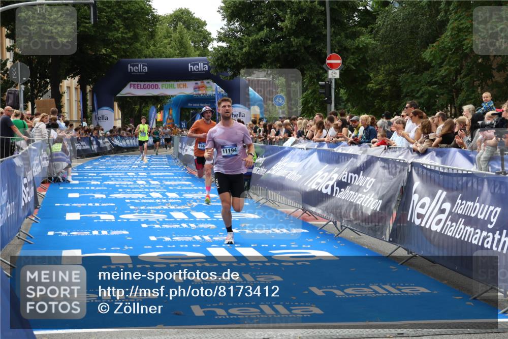 29.06.2025 - hella hamburg halbmarathon Zöllner http://msf.ph/oto/8173412 29.06.2025 10:24:02 Ziel 11194, 13440, 14753 meine-sportfotos.de