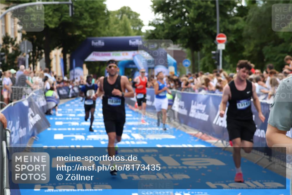 29.06.2025 - hella hamburg halbmarathon Zöllner http://msf.ph/oto/8173435 29.06.2025 10:36:59 Ziel 3959, 5307, 5315, 7310, 11620, 13141, 14691, 18384 meine-sportfotos.de