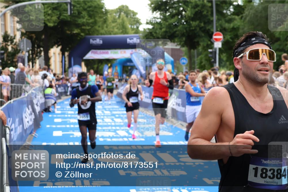 29.06.2025 - hella hamburg halbmarathon Zöllner http://msf.ph/oto/8173551 29.06.2025 10:37:01 Ziel 1385, 1411, 3959, 5307, 5315, 11620, 14691, 15261, 17024, 17125, 18384 meine-sportfotos.de