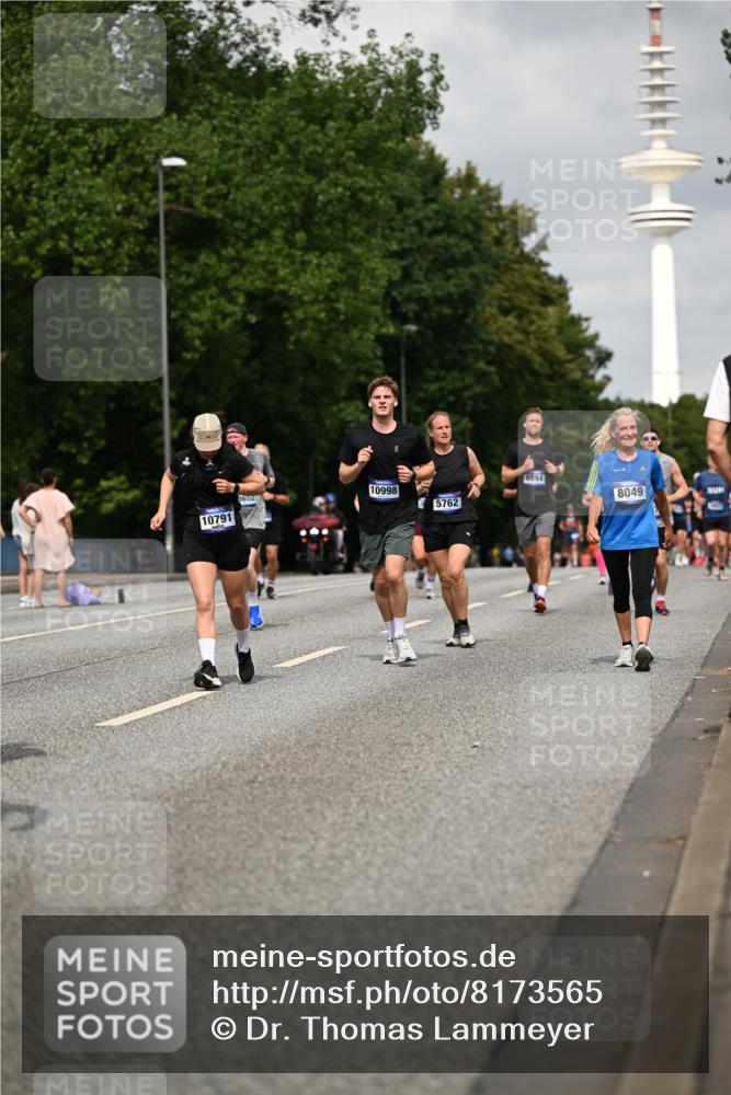 29.06.2025 - hella hamburg halbmarathon Dr. Thomas Lammeyer http://msf.ph/oto/8173565 29.06.2025 10:09:58 Kennedybrücke 1229, 1842, 2288, 3461, 4868, 5762, 7138, 7302, 8049, 8894, 8909, 9339, 9477, 9736, 9737, 9738, 9917, 10343, 10791, 10998 meine-sportfotos.de