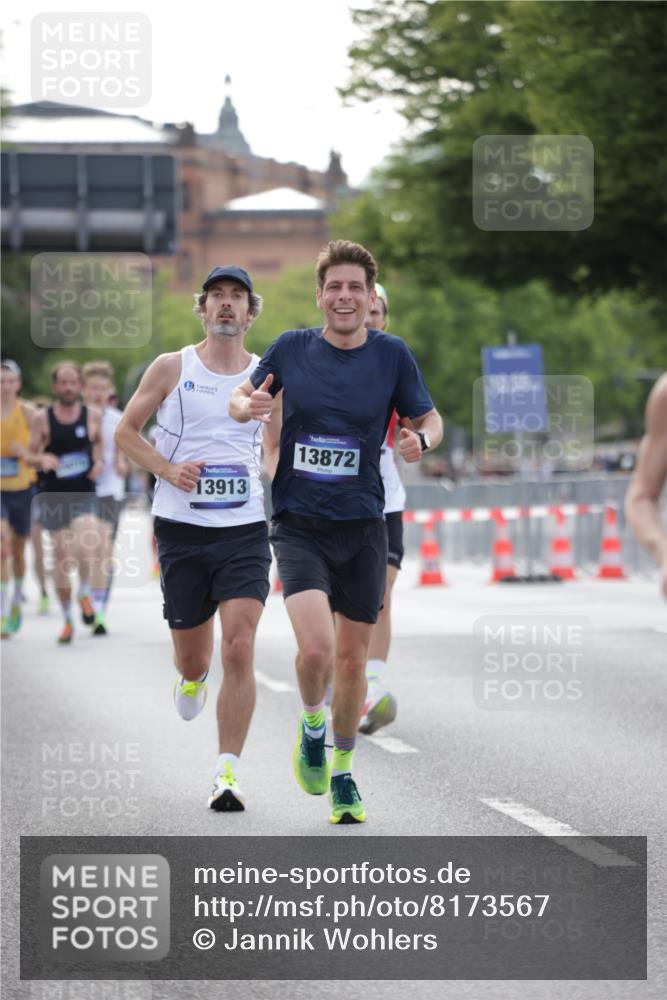 29.06.2025 - hella hamburg halbmarathon Jannik Wohlers http://msf.ph/oto/8173567 29.06.2025 09:42:09 Lombardsbrücke 2618, 10468, 11078, 13872, 13913, 14113, 15253, 16615, 18569 meine-sportfotos.de