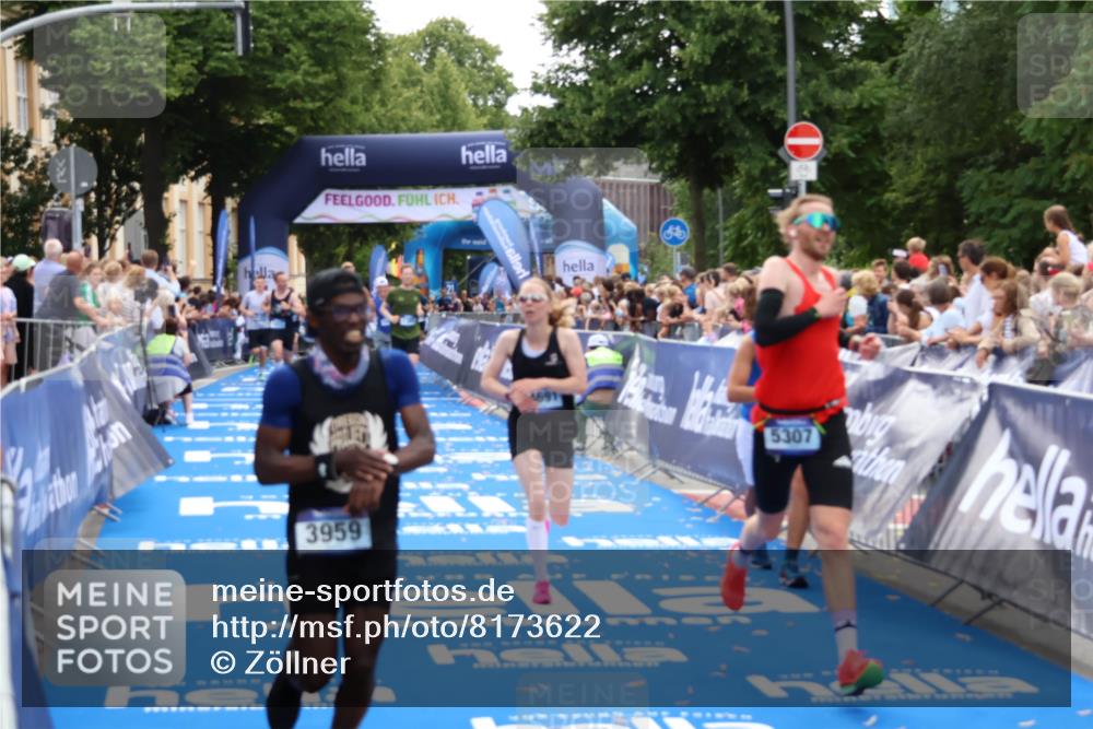 29.06.2025 - hella hamburg halbmarathon Zöllner http://msf.ph/oto/8173622 29.06.2025 10:37:02 Ziel 1385, 1411, 3959, 5307, 5315, 6123, 11620, 14691, 15261, 17024, 17125 meine-sportfotos.de