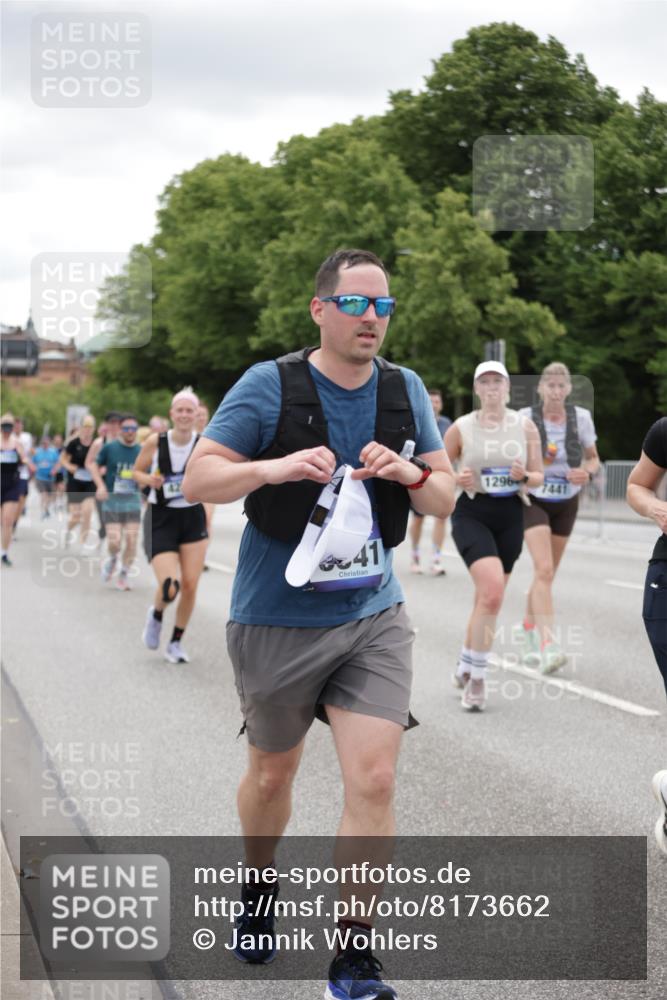 29.06.2025 - hella hamburg halbmarathon Jannik Wohlers http://msf.ph/oto/8173662 29.06.2025 11:07:16 Lombardsbrücke 1829, 2312, 2314, 2764, 3032, 3595, 3866, 3867, 4226, 4250, 4988, 5541, 5725, 5726, 6728, 7194, 7441, 7560, 7892, 8420, 8446, 8735, 9494, 9646, 9814, 10379, 10517, 10537, 10743, 11414, 11504, 11724, 12036, 12063, 12064, 12880, 12964, 13561, 15598, 15716, 15920, 16534, 16822, 16994, 18462 meine-sportfotos.de