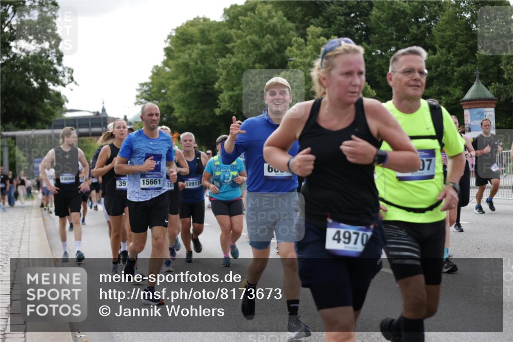 29.06.2025 - hella hamburg halbmarathon Jannik Wohlers http://msf.ph/oto/8173673 29.06.2025 10:21:57 Lombardsbrücke 1187, 1419, 1598, 2009, 2022, 2063, 2351, 2514, 3108, 3457, 3511, 3910, 3946, 4113, 4114, 4131, 4366, 4556, 4559, 4829, 4969, 4970, 5079, 5838, 6030, 6048, 6049, 6303, 6307, 6347, 6820, 6826, 6977, 7097, 7794, 8511, 8855, 8884, 8954, 9204, 9516, 10088, 10241, 10432, 10663, 10917, 10961, 11046, 11440, 12933, 13248, 13255, 13369, 13460, 13820, 14079, 14240, 14314, 14333, 14334, 14442, 14901, 14903, 14980, 15114, 15129, 17556, 19154 meine-sportfotos.de
