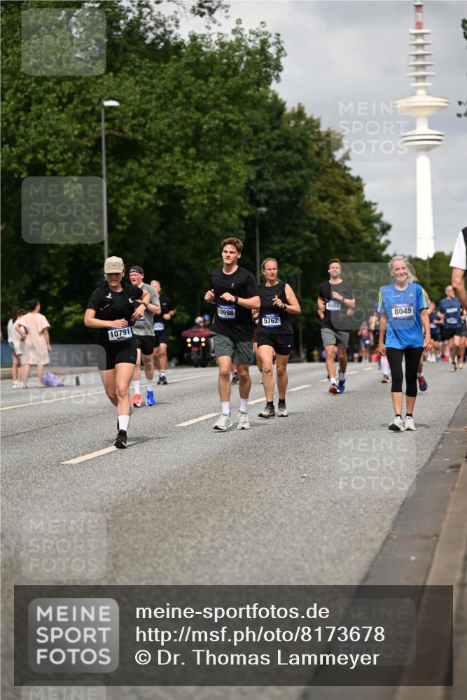 29.06.2025 - hella hamburg halbmarathon Dr. Thomas Lammeyer http://msf.ph/oto/8173678 29.06.2025 10:09:58 Kennedybrücke 1229, 1842, 2288, 3461, 4868, 5762, 7138, 7302, 8049, 8894, 8909, 9339, 9477, 9736, 9737, 9738, 9917, 10343, 10791, 10998 meine-sportfotos.de