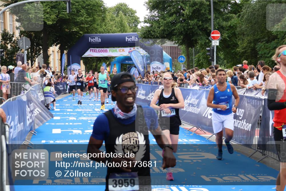 29.06.2025 - hella hamburg halbmarathon Zöllner http://msf.ph/oto/8173681 29.06.2025 10:37:03 Ziel 1385, 1411, 3959, 5307, 5315, 6123, 6458, 10738, 11120, 11620, 14691, 15261, 15410, 16992, 17024, 17125 meine-sportfotos.de