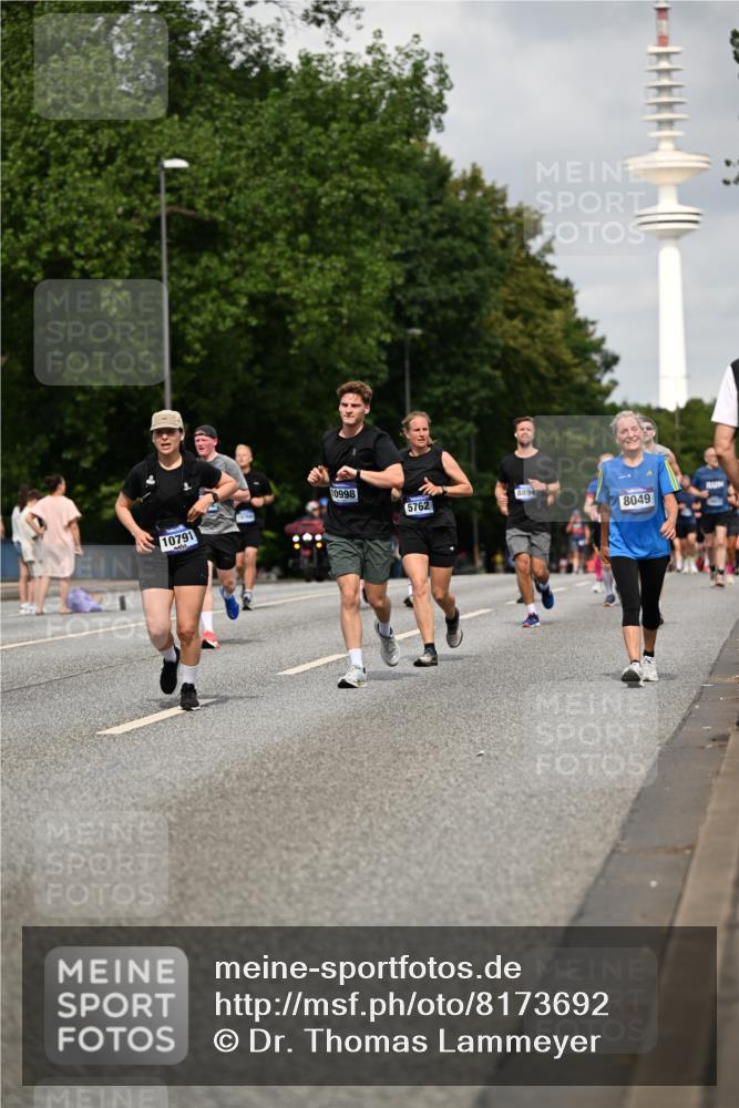29.06.2025 - hella hamburg halbmarathon Dr. Thomas Lammeyer http://msf.ph/oto/8173692 29.06.2025 10:09:58 Kennedybrücke 1229, 1842, 2288, 3461, 4868, 5762, 7138, 7302, 8049, 8894, 8909, 9339, 9477, 9736, 9737, 9738, 9917, 10343, 10791, 10998 meine-sportfotos.de