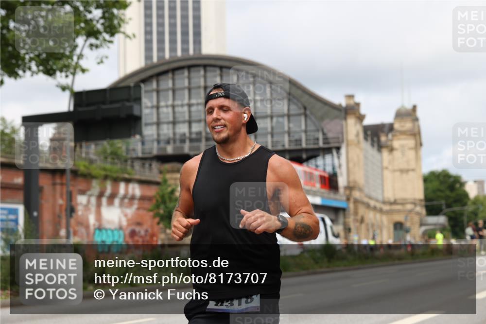 29.06.2025 - hella hamburg halbmarathon Yannick Fuchs http://msf.ph/oto/8173707 29.06.2025 10:25:39 20KM 2460, 2851, 3379, 3845, 7055, 7481, 8318, 9381, 11413, 12049, 12691, 15253, 17322, 18177, 18235, 18871 meine-sportfotos.de
