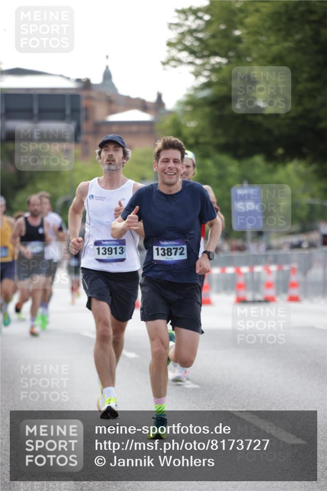 29.06.2025 - hella hamburg halbmarathon Jannik Wohlers http://msf.ph/oto/8173727 29.06.2025 09:42:09 Lombardsbrücke 2618, 10468, 11078, 13872, 13913, 14113, 15253, 16615, 18569 meine-sportfotos.de