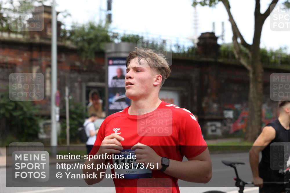 29.06.2025 - hella hamburg halbmarathon Yannick Fuchs http://msf.ph/oto/8173751 29.06.2025 11:19:35 20KM 1011, 1048, 1294, 1747, 1853, 3003, 3591, 3592, 3678, 3817, 4198, 4829, 5178, 5759, 5929, 5930, 6249, 7276, 7446, 7447, 8127, 10687, 10989, 11117, 11634, 12041, 12210, 12278, 12384, 12442, 12470, 12592, 14143, 15086, 15104, 15114, 15608, 15948, 16838, 17238, 17299, 17416, 17804, 18278, 18439, 18818, 18851, 18949, 18976 meine-sportfotos.de