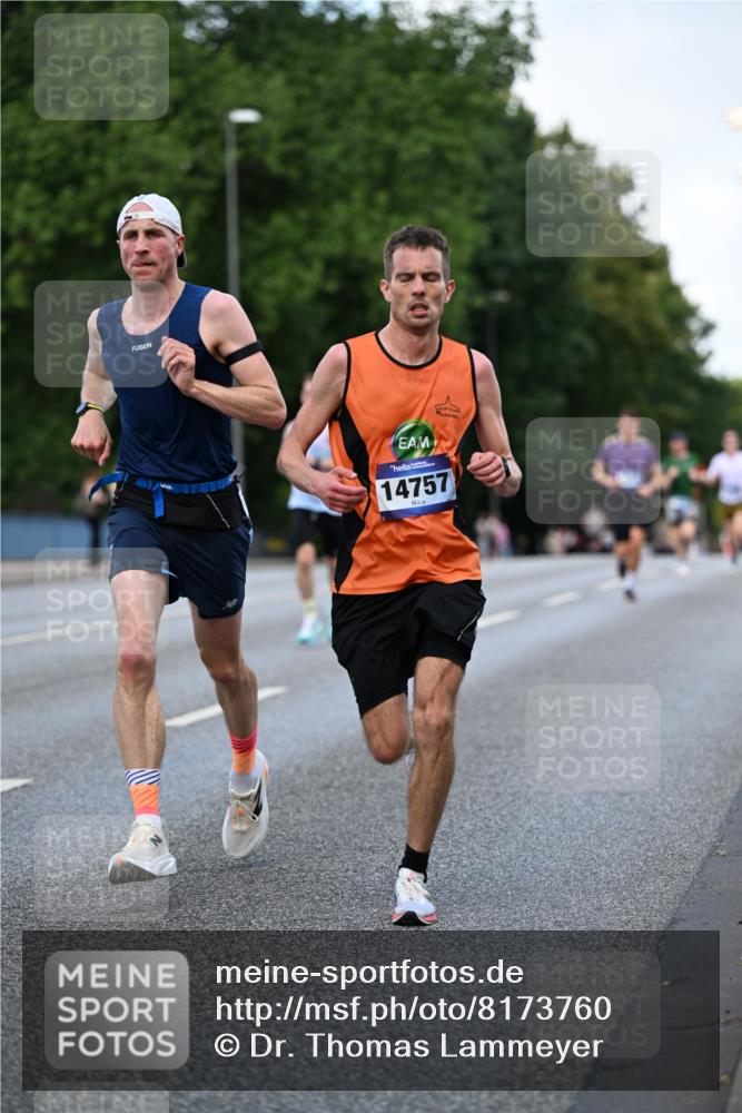 29.06.2025 - hella hamburg halbmarathon Dr. Thomas Lammeyer http://msf.ph/oto/8173760 29.06.2025 09:46:26 Kennedybrücke 1271, 6090, 7380, 9097, 9565, 9767, 10867 meine-sportfotos.de