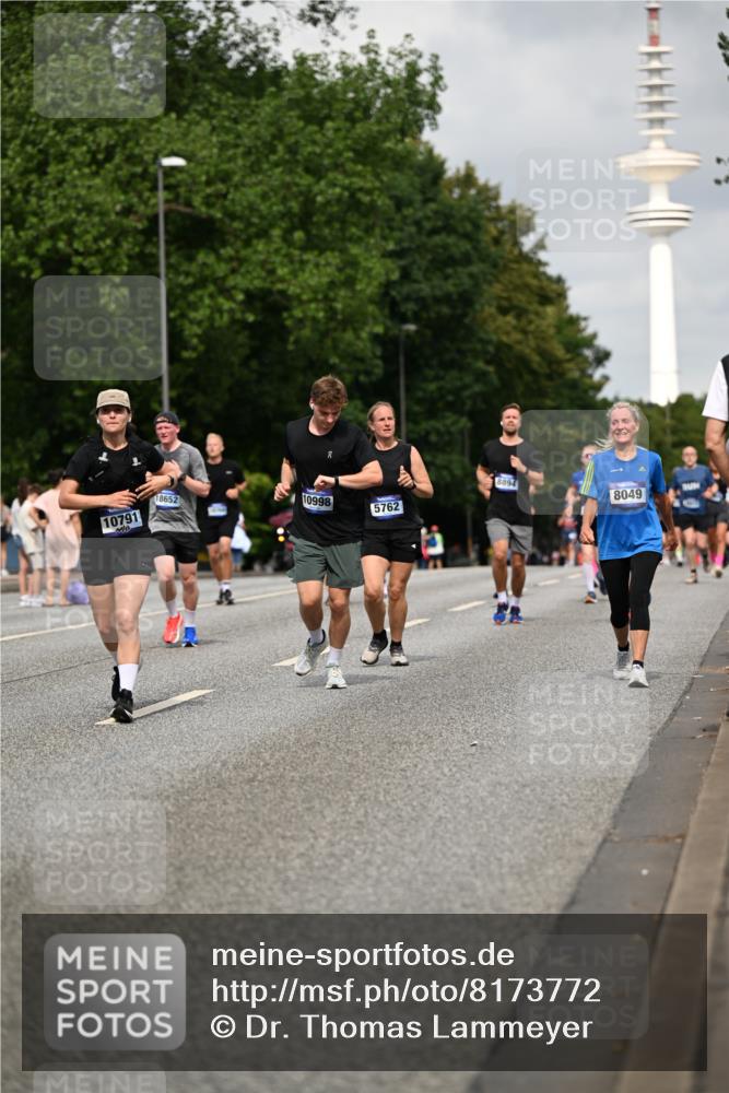29.06.2025 - hella hamburg halbmarathon Dr. Thomas Lammeyer http://msf.ph/oto/8173772 29.06.2025 10:09:59 Kennedybrücke 1229, 1842, 2288, 3461, 4169, 4868, 5762, 7138, 7302, 8049, 8894, 8909, 9339, 9477, 9736, 9737, 9738, 9917, 10343, 10791, 10998 meine-sportfotos.de