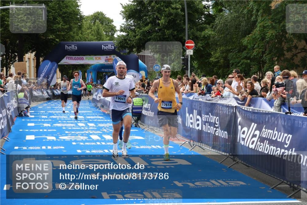 29.06.2025 - hella hamburg halbmarathon Zöllner http://msf.ph/oto/8173786 29.06.2025 10:24:14 Ziel 6816, 7331, 9269, 10234, 17614, 18569, 19041 meine-sportfotos.de