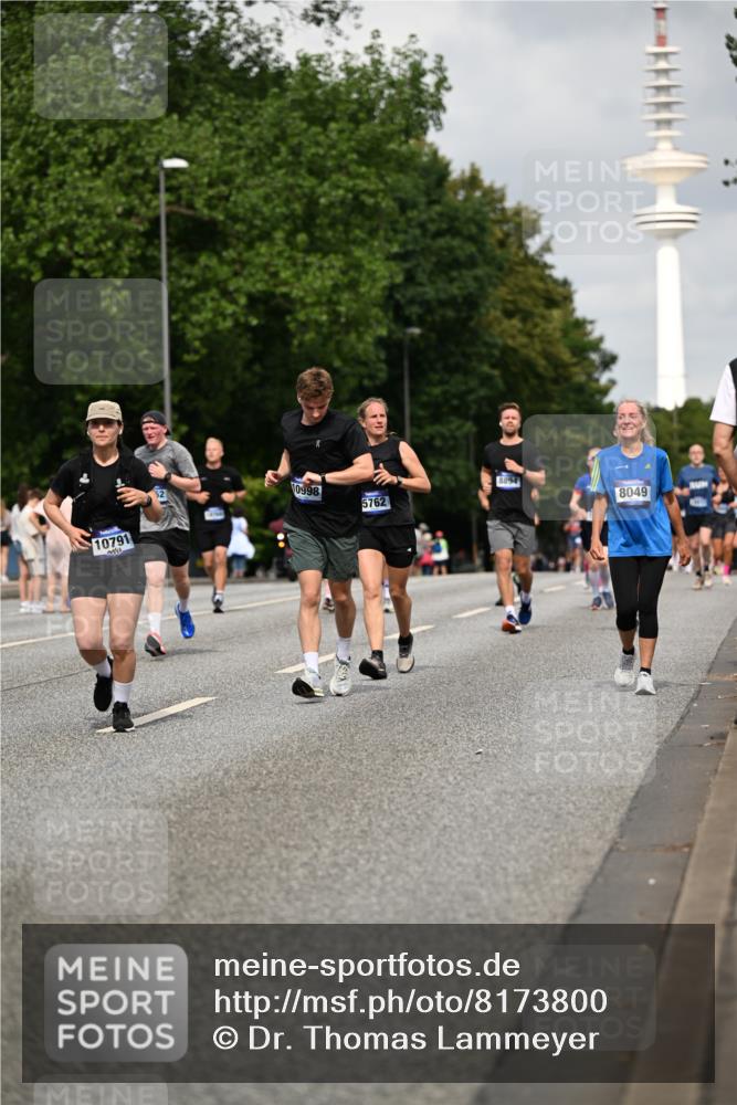 29.06.2025 - hella hamburg halbmarathon Dr. Thomas Lammeyer http://msf.ph/oto/8173800 29.06.2025 10:09:59 Kennedybrücke 1229, 1842, 2288, 3461, 4169, 4868, 5762, 7138, 7302, 8049, 8894, 8909, 9339, 9477, 9736, 9737, 9738, 9917, 10343, 10791, 10998 meine-sportfotos.de