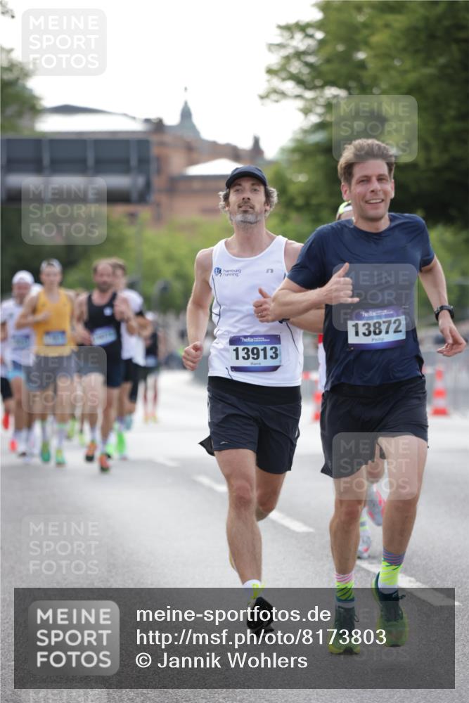 29.06.2025 - hella hamburg halbmarathon Jannik Wohlers http://msf.ph/oto/8173803 29.06.2025 09:42:10 Lombardsbrücke 2618, 10468, 11078, 13872, 13913, 14113, 15253, 16615 meine-sportfotos.de