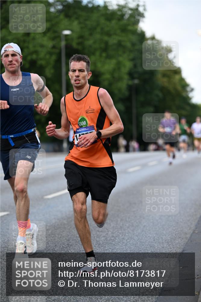 29.06.2025 - hella hamburg halbmarathon Dr. Thomas Lammeyer http://msf.ph/oto/8173817 29.06.2025 09:46:27 Kennedybrücke 1271, 6090, 7380, 9565, 9767, 10867 meine-sportfotos.de