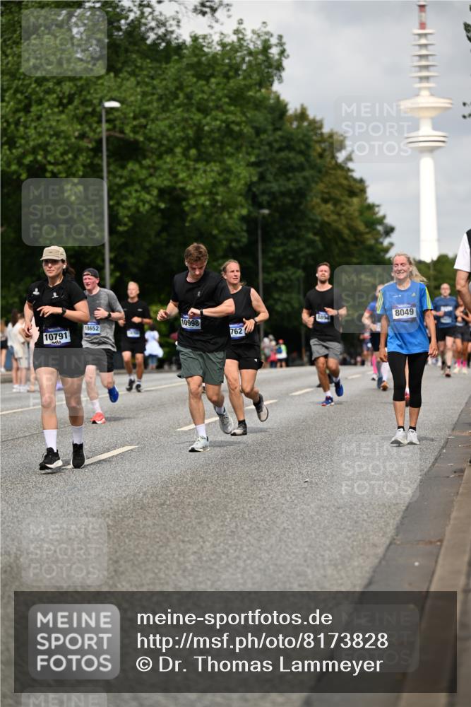 29.06.2025 - hella hamburg halbmarathon Dr. Thomas Lammeyer http://msf.ph/oto/8173828 29.06.2025 10:09:59 Kennedybrücke 1229, 1842, 2288, 3461, 4169, 4868, 5762, 7138, 7302, 8049, 8894, 8909, 9339, 9477, 9736, 9737, 9738, 9917, 10343, 10791, 10998 meine-sportfotos.de