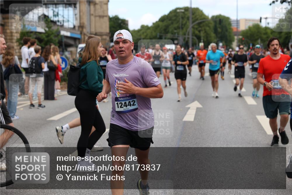 29.06.2025 - hella hamburg halbmarathon Yannick Fuchs http://msf.ph/oto/8173837 29.06.2025 11:19:36 20KM 1011, 1048, 1294, 1747, 1853, 3003, 3591, 3592, 3678, 3817, 4198, 4829, 5178, 5759, 5929, 5930, 6249, 7276, 7446, 7447, 8127, 10687, 10989, 11117, 11634, 12041, 12210, 12278, 12384, 12442, 12470, 12592, 14143, 15104, 15114, 15608, 15948, 16838, 17238, 17299, 17416, 17804, 18278, 18439, 18818, 18851, 18949, 18976 meine-sportfotos.de