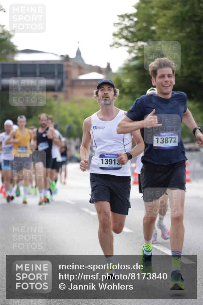 29.06.2025 - hella hamburg halbmarathon Jannik Wohlers http://msf.ph/oto/8173840 29.06.2025 09:42:10 Lombardsbrücke 2618, 10468, 11078, 13872, 13913, 14113, 15253, 16615 meine-sportfotos.de