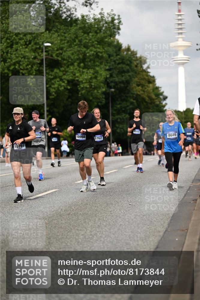 29.06.2025 - hella hamburg halbmarathon Dr. Thomas Lammeyer http://msf.ph/oto/8173844 29.06.2025 10:09:59 Kennedybrücke 1229, 1842, 2288, 3461, 4169, 4868, 5762, 7138, 7302, 8049, 8894, 8909, 9339, 9477, 9736, 9737, 9738, 9917, 10343, 10791, 10998 meine-sportfotos.de