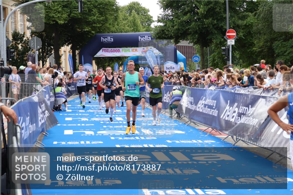 29.06.2025 - hella hamburg halbmarathon Zöllner http://msf.ph/oto/8173887 29.06.2025 10:37:05 Ziel 1385, 1411, 5315, 6123, 6458, 10738, 11120, 11620, 15261, 15410, 16992, 17024, 17125, 17658 meine-sportfotos.de