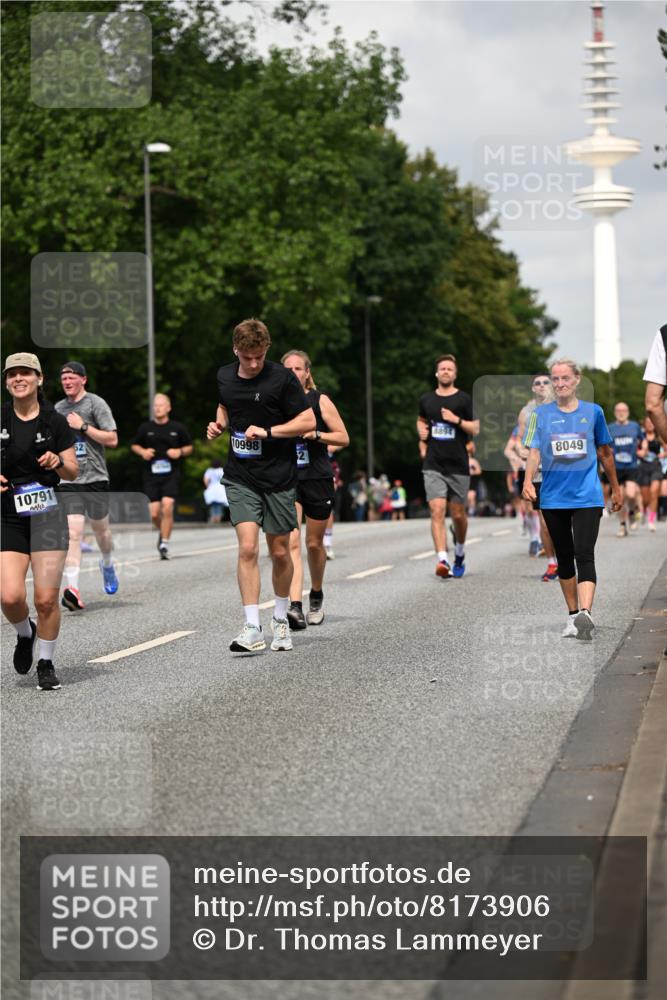 29.06.2025 - hella hamburg halbmarathon Dr. Thomas Lammeyer http://msf.ph/oto/8173906 29.06.2025 10:09:59 Kennedybrücke 1229, 1842, 2288, 3461, 4169, 4868, 5762, 7138, 7302, 8049, 8894, 8909, 9339, 9477, 9736, 9737, 9738, 9917, 10343, 10791, 10998 meine-sportfotos.de