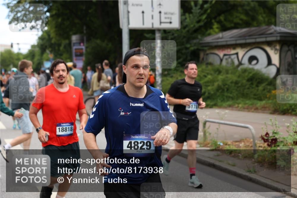 29.06.2025 - hella hamburg halbmarathon Yannick Fuchs http://msf.ph/oto/8173938 29.06.2025 11:19:37 20KM 1011, 1048, 1294, 1747, 1853, 3003, 3591, 3592, 3678, 3817, 4198, 4829, 5178, 5759, 5929, 5930, 6249, 7276, 7446, 7447, 8127, 8433, 10687, 10989, 11117, 11634, 12041, 12210, 12278, 12384, 12442, 12470, 12592, 14143, 14499, 15104, 15114, 15608, 15948, 16838, 17238, 17299, 17416, 17804, 18278, 18439, 18818, 18851, 18949, 18976 meine-sportfotos.de