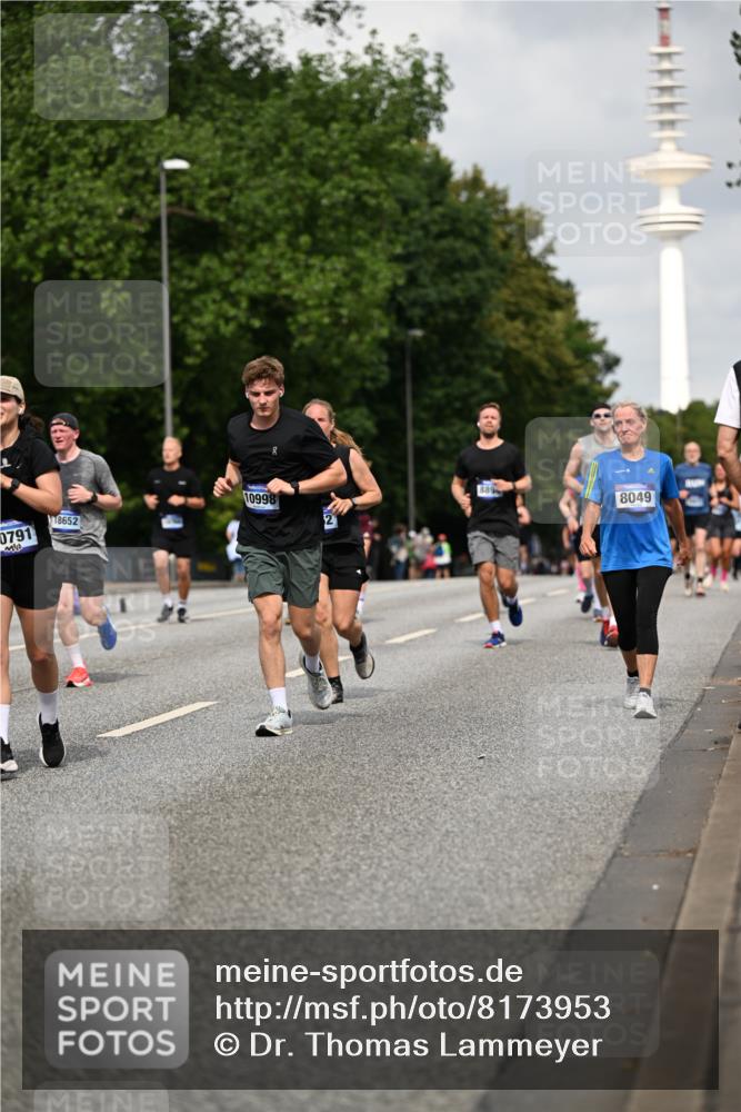 29.06.2025 - hella hamburg halbmarathon Dr. Thomas Lammeyer http://msf.ph/oto/8173953 29.06.2025 10:10:00 Kennedybrücke 1229, 1842, 2288, 3062, 3461, 4169, 4868, 5762, 7138, 7302, 8049, 8894, 8909, 9339, 9477, 9736, 9737, 9738, 9917, 10343, 10791, 10998 meine-sportfotos.de