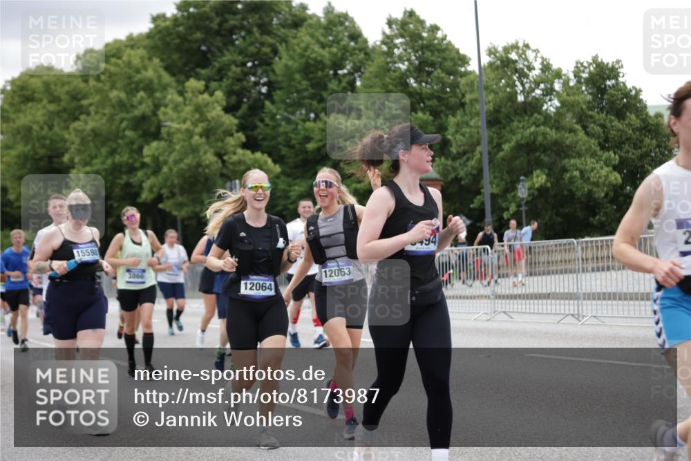 29.06.2025 - hella hamburg halbmarathon Jannik Wohlers http://msf.ph/oto/8173987 29.06.2025 11:07:23 Lombardsbrücke 1574, 1829, 2312, 2314, 2764, 2796, 2867, 3595, 3853, 3855, 3866, 3867, 4226, 4250, 4567, 4573, 4988, 6258, 6357, 6586, 7218, 7441, 7892, 8420, 8446, 8636, 9037, 9387, 9389, 9494, 9814, 9892, 9906, 9935, 10379, 10517, 10893, 11414, 11504, 12063, 12064, 12880, 12964, 13561, 14587, 14802, 15059, 15598, 15920, 16534, 16822, 18619, 18876 meine-sportfotos.de