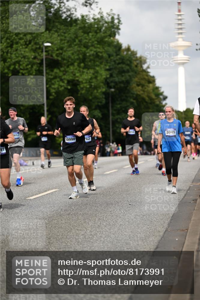 29.06.2025 - hella hamburg halbmarathon Dr. Thomas Lammeyer http://msf.ph/oto/8173991 29.06.2025 10:10:00 Kennedybrücke 1229, 1842, 2288, 3062, 3461, 4169, 4868, 5762, 7138, 7302, 8049, 8894, 8909, 9339, 9477, 9736, 9737, 9738, 9917, 10343, 10791, 10998 meine-sportfotos.de