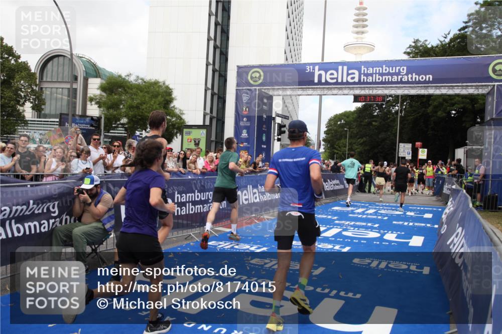 29.06.2025 - hella hamburg halbmarathon Michael Strokosch http://msf.ph/oto/8174015 29.06.2025 10:37:37 Ziel 1290, 5042, 5791, 6047, 7831, 9914, 10451, 10922, 11106, 18193, 18216 meine-sportfotos.de