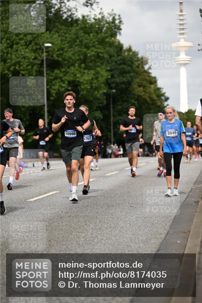 29.06.2025 - hella hamburg halbmarathon Dr. Thomas Lammeyer http://msf.ph/oto/8174035 29.06.2025 10:10:00 Kennedybrücke 1229, 1842, 2288, 3062, 3461, 4169, 4868, 5762, 7138, 7302, 8049, 8894, 8909, 9339, 9477, 9736, 9737, 9738, 9917, 10343, 10791, 10998 meine-sportfotos.de
