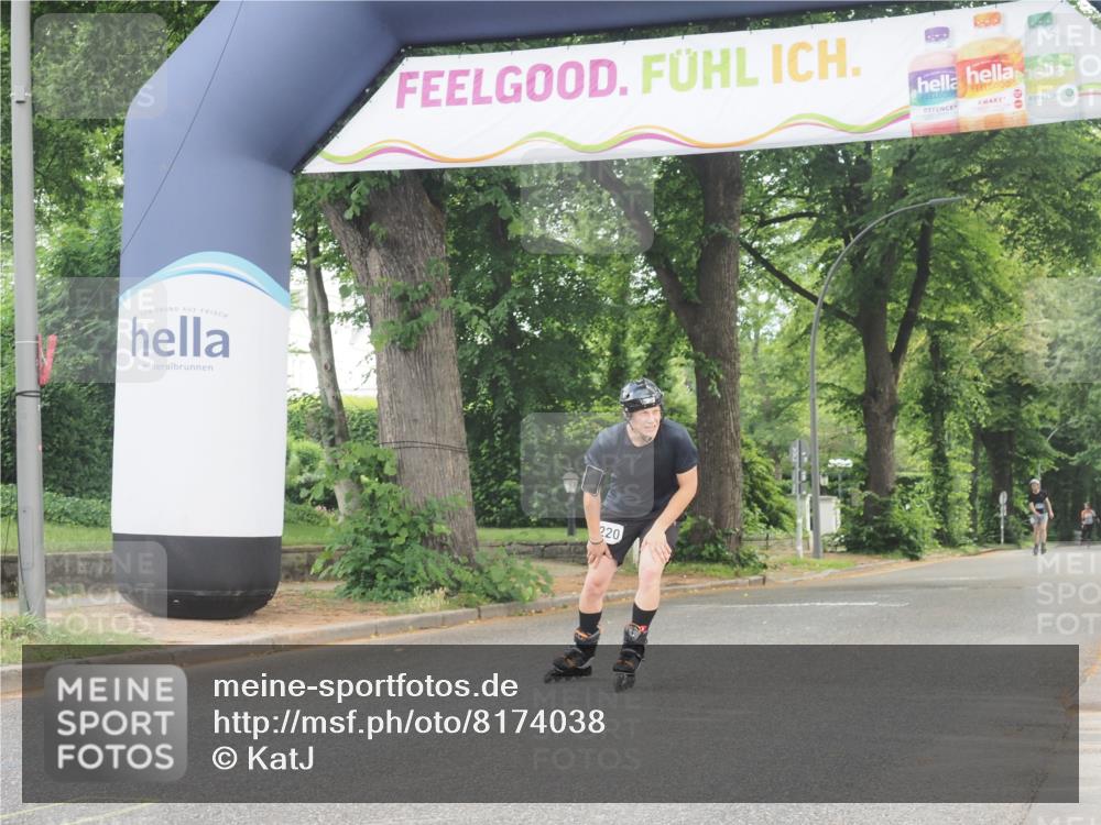 29.06.2025 - hella hamburg halbmarathon KatJ http://msf.ph/oto/8174038 29.06.2025 09:20:32 Zwischen KM18-KM19  meine-sportfotos.de